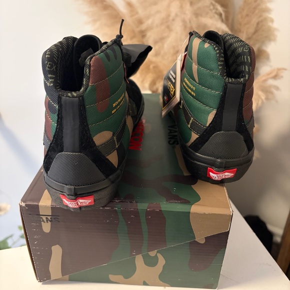 DEFCON Vans Sk8-Hi Notchback Gore-Tex - NWT - Picture 2 of 8